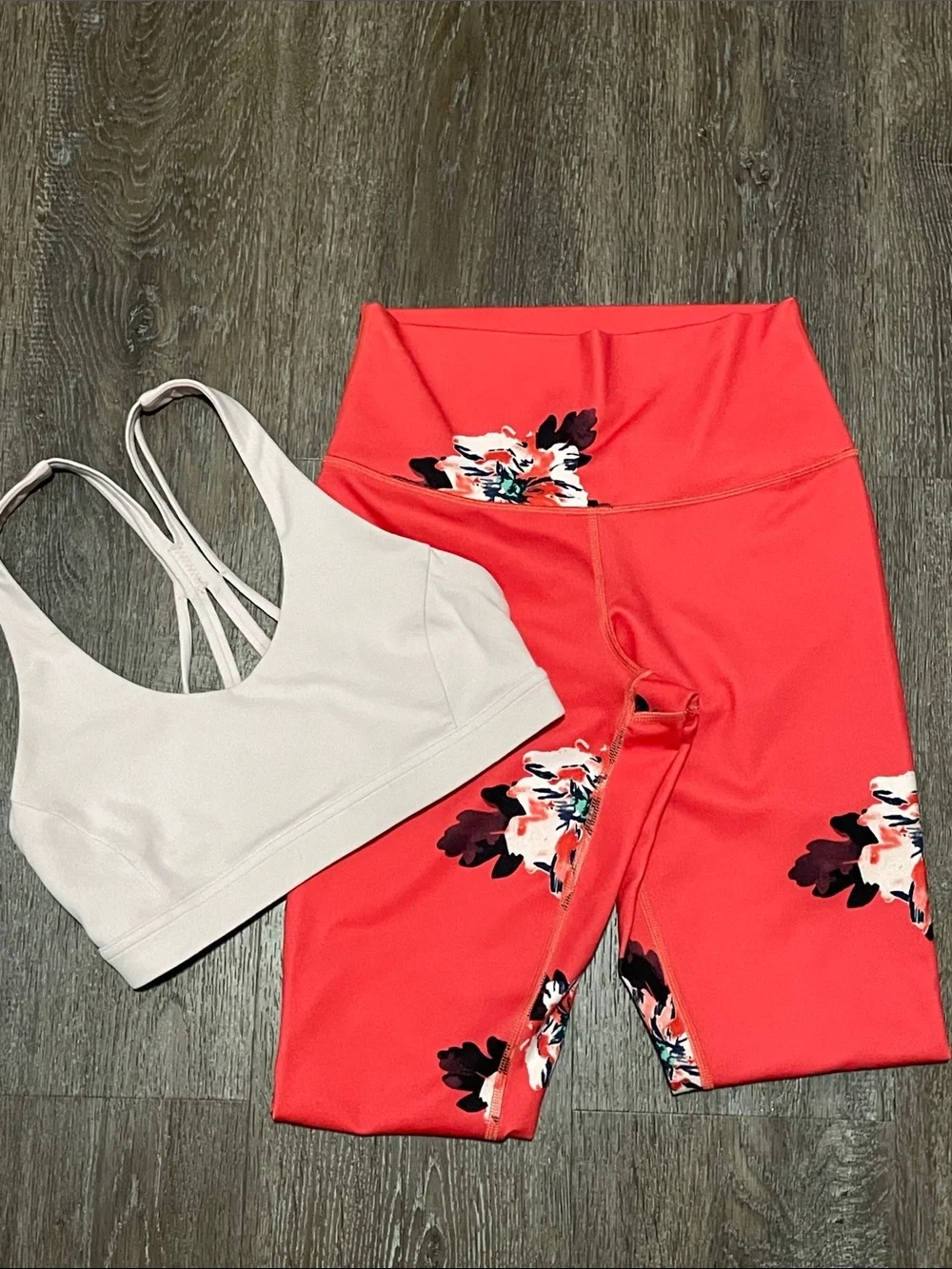 EUC Lululemon Matching Set. Size 4 **RARE**